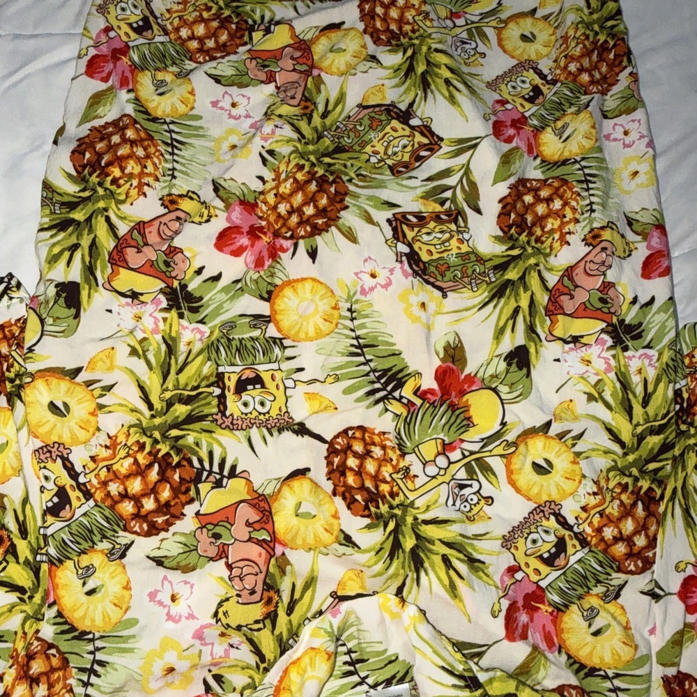 SpongeBob SquarePants Hawaiian Shirt Pineapple Patrick Sandy Nickelodeon Large - Picture 8 of 8